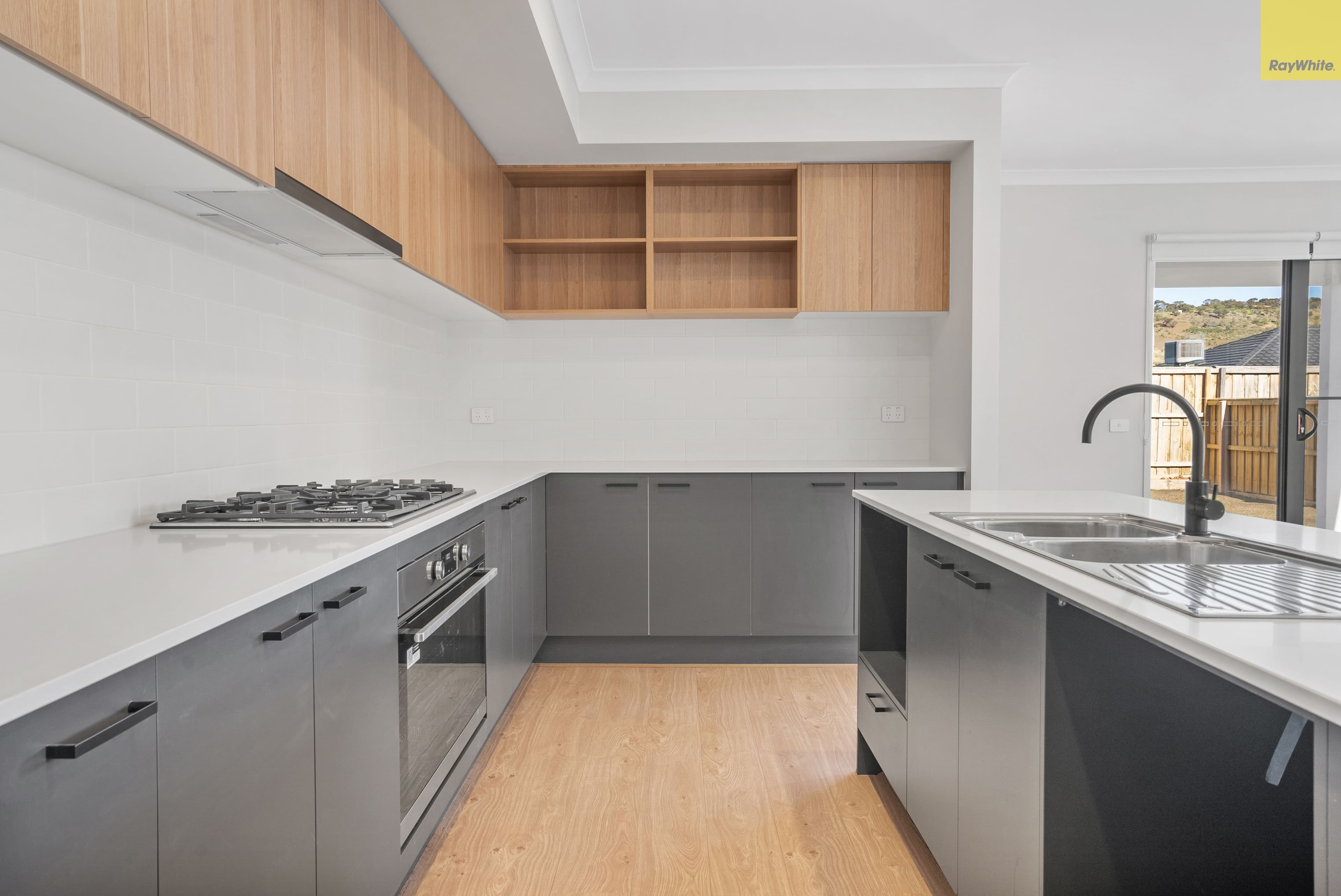 215 Stonehill Drive, Maddingley VIC 3340, Maddingley - Thumbnail 3