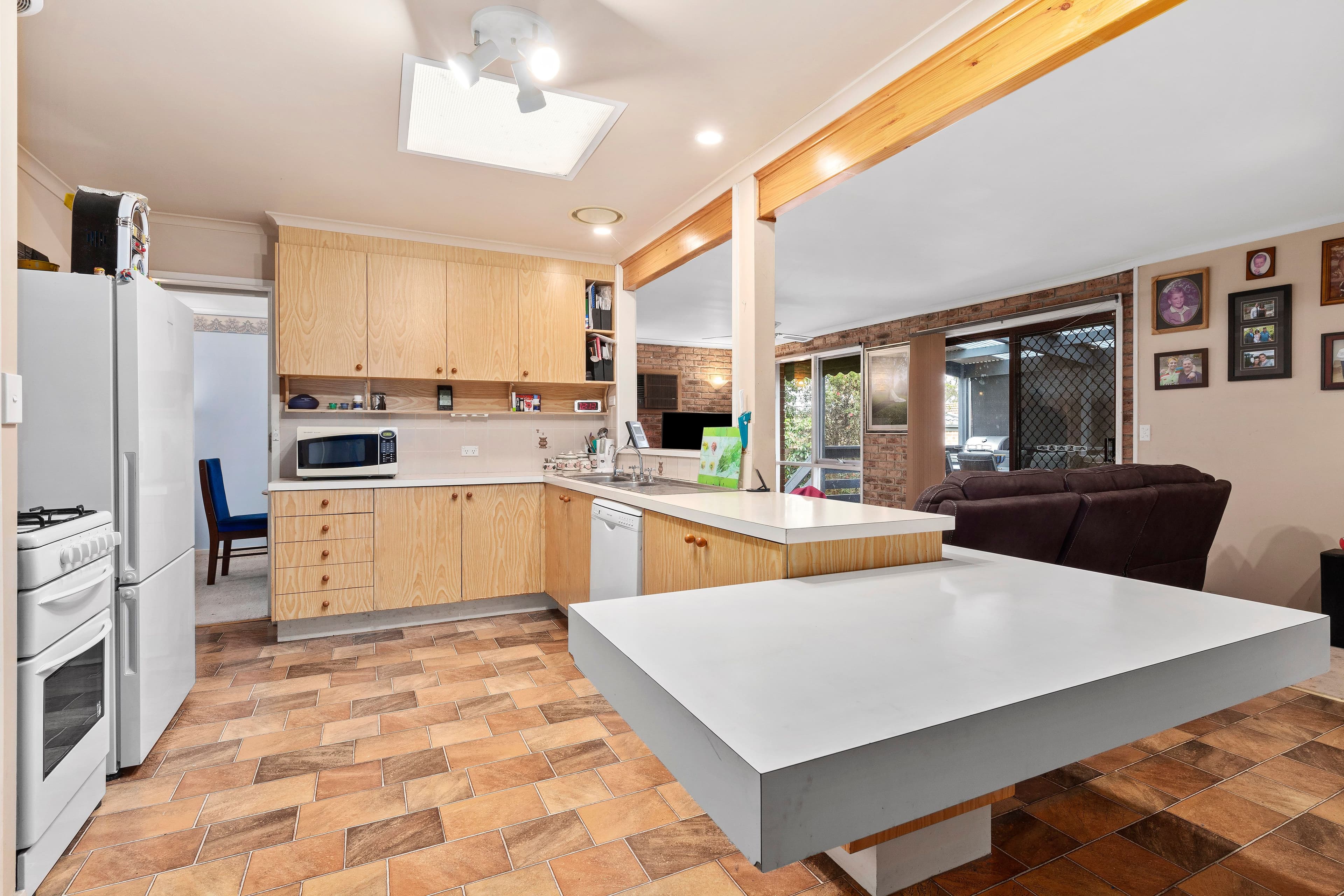 11 Statesman Crescent, Mill Park VIC 3082, Mill Park - Thumbnail 2