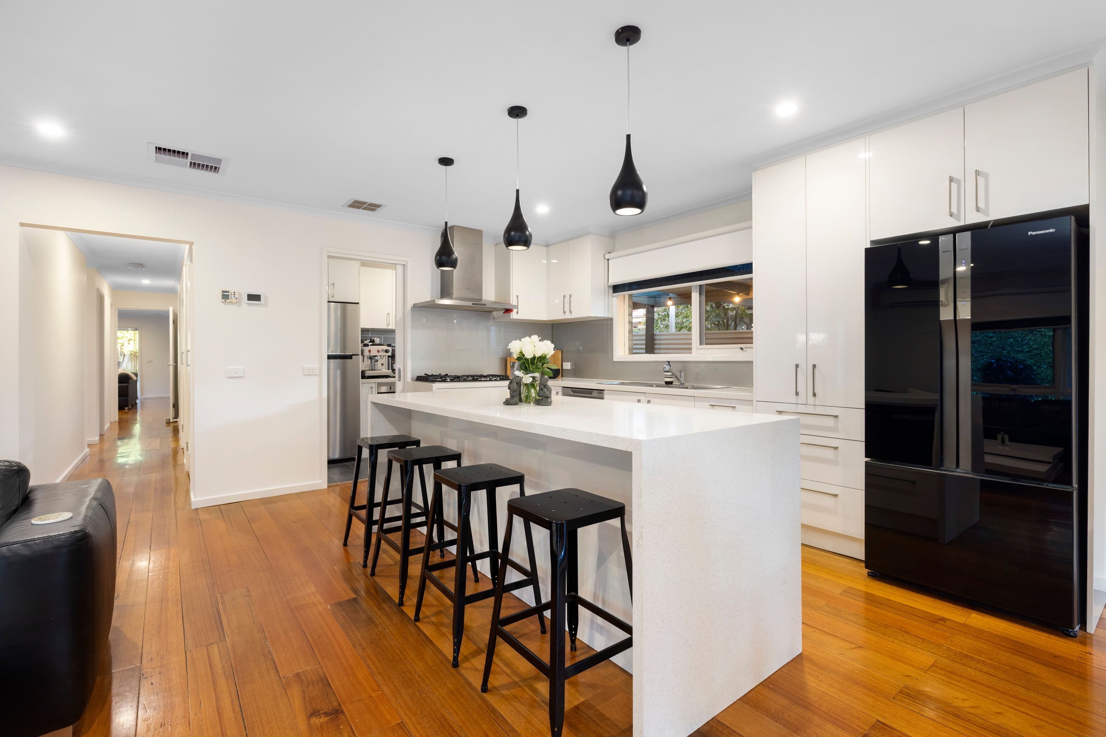 12 Dudley Avenue, Wantirna VIC 3152, Wantirna - Thumbnail 2