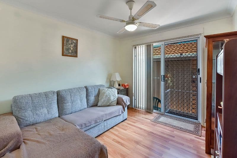 18 Kenny Close, St Helens Park - Thumbnail 2