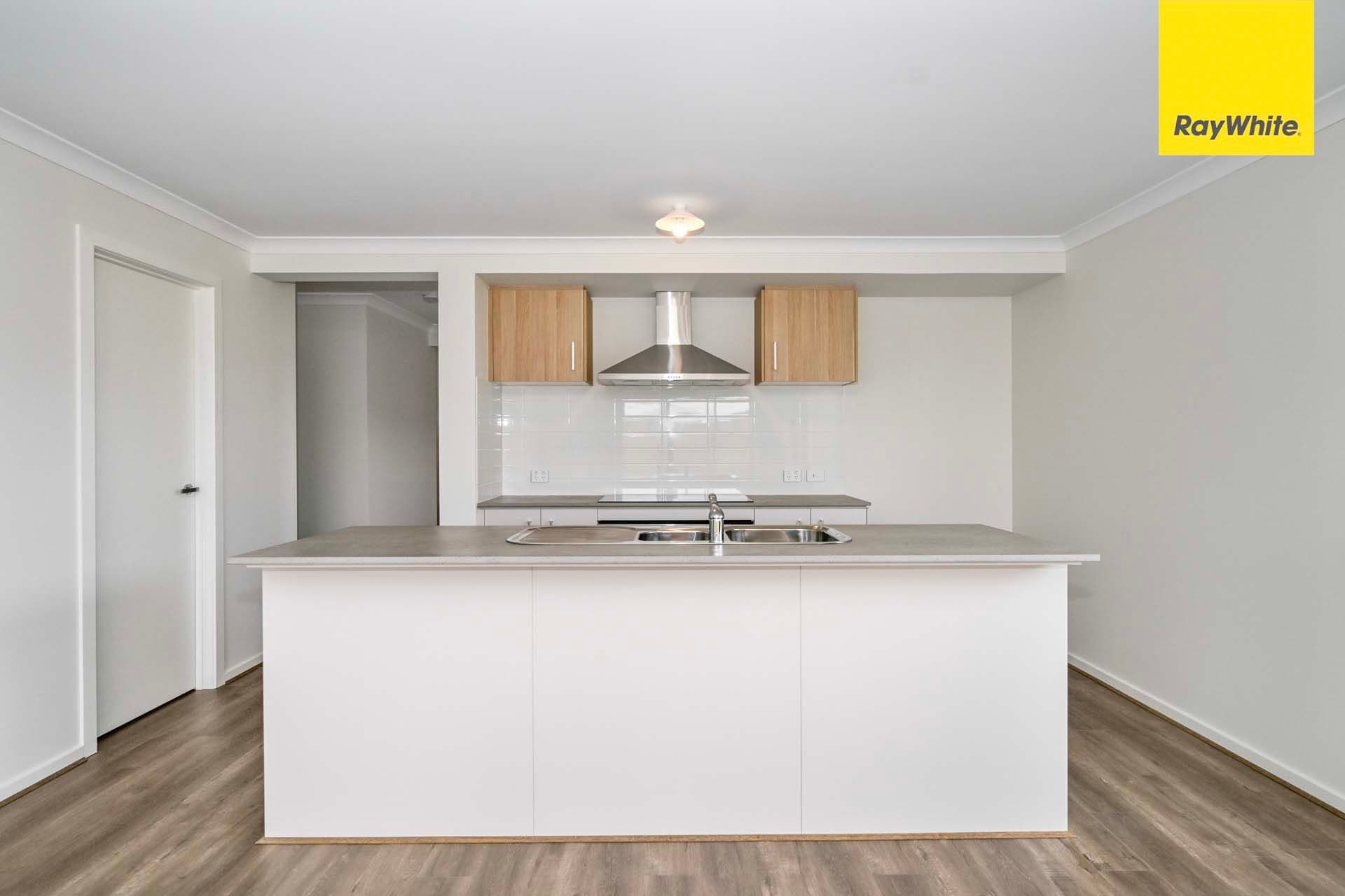 10 Bristlecone Street, Sunbury VIC 3429, Sunbury - Thumbnail 2