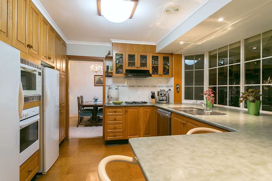 4 Sutherland Avenue, MELTON SOUTH VIC 3338, Melton South - Thumbnail 2
