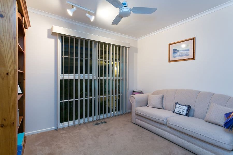 4 Sutherland Avenue, MELTON SOUTH VIC 3338, Melton South - Thumbnail 7