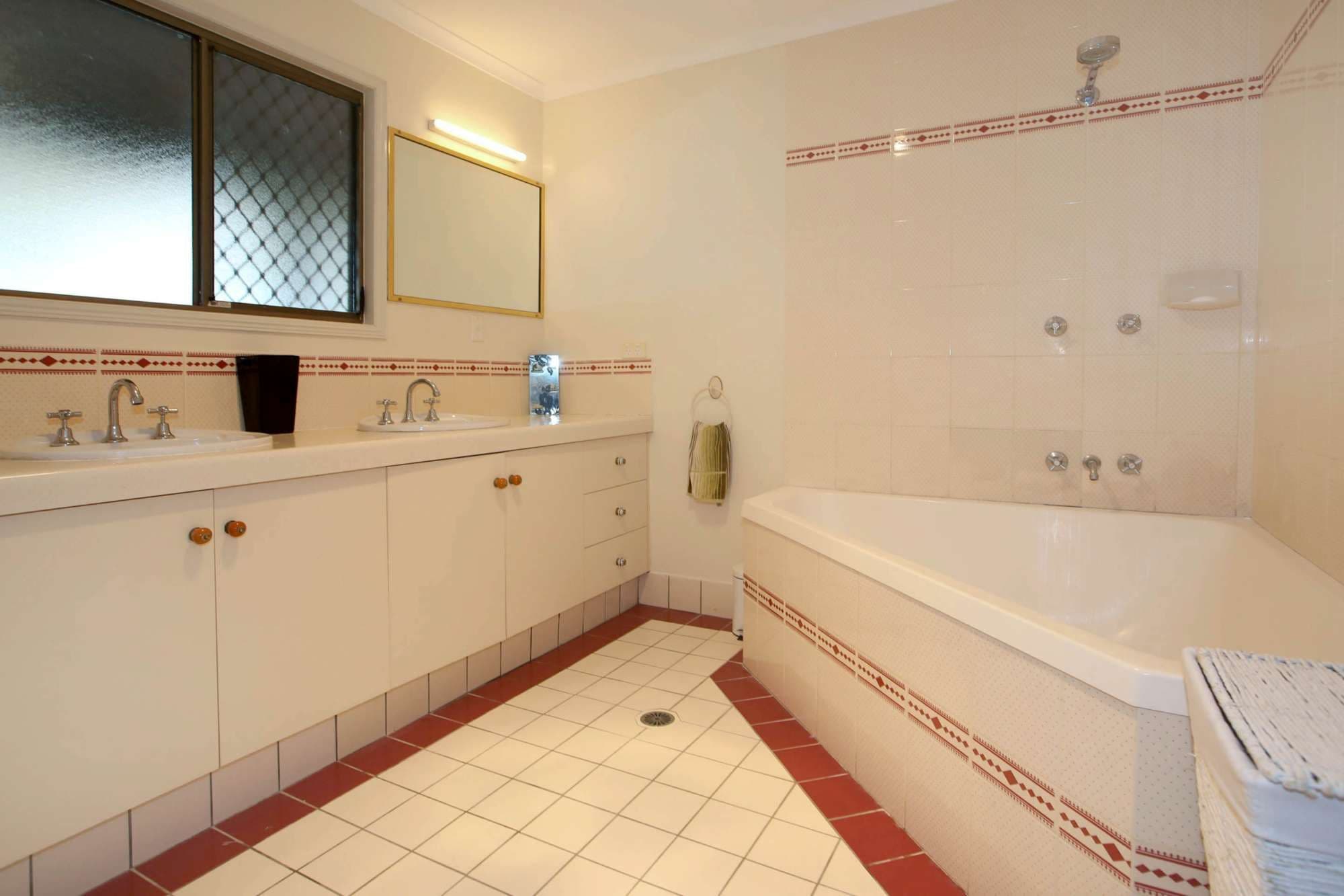 30 Golf Links Drive, KIRWAN QLD 4817, Kirwan - Thumbnail 5