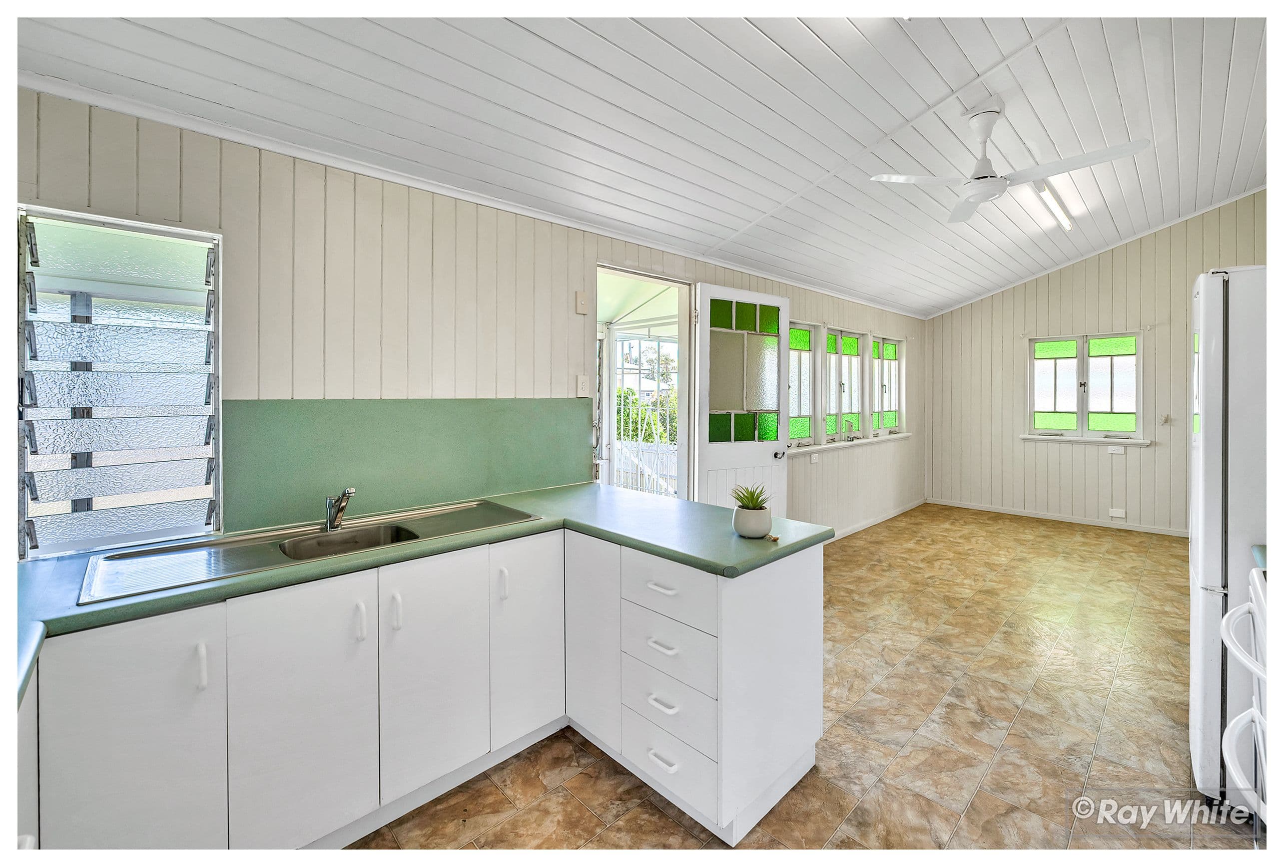 118 Edington Street, Berserker QLD 4701, Berserker - Thumbnail 4