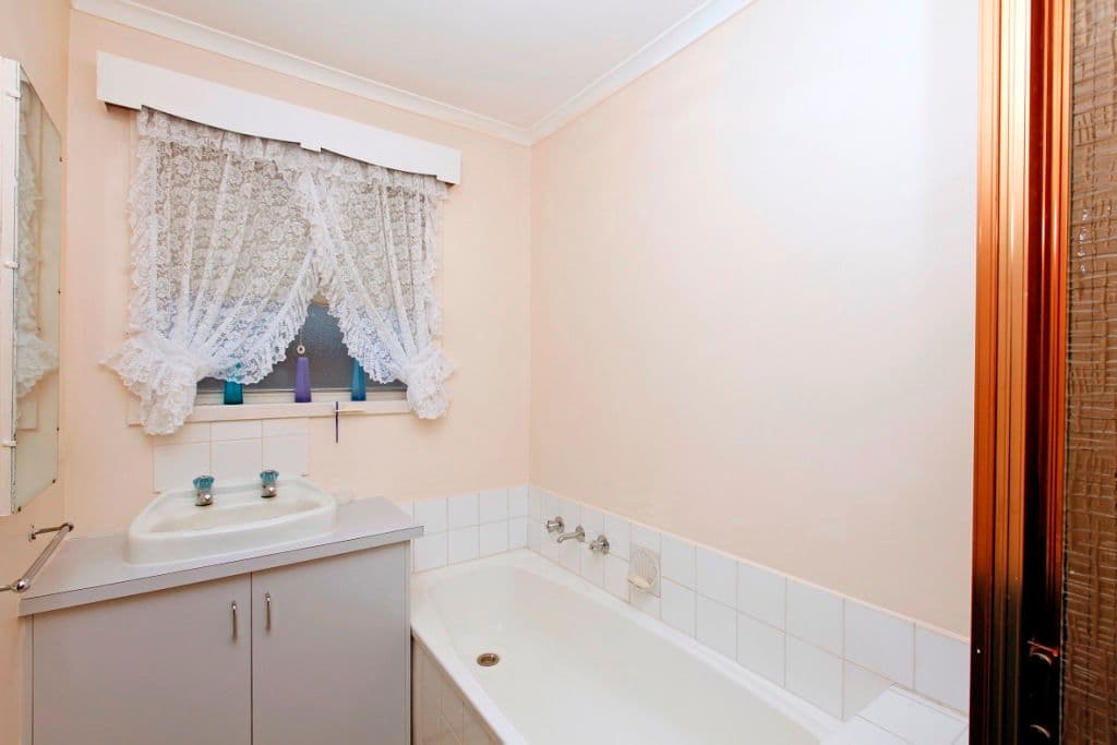 18 Pearson Crescent, COOLAROO VIC 3048, Coolaroo - Thumbnail 4