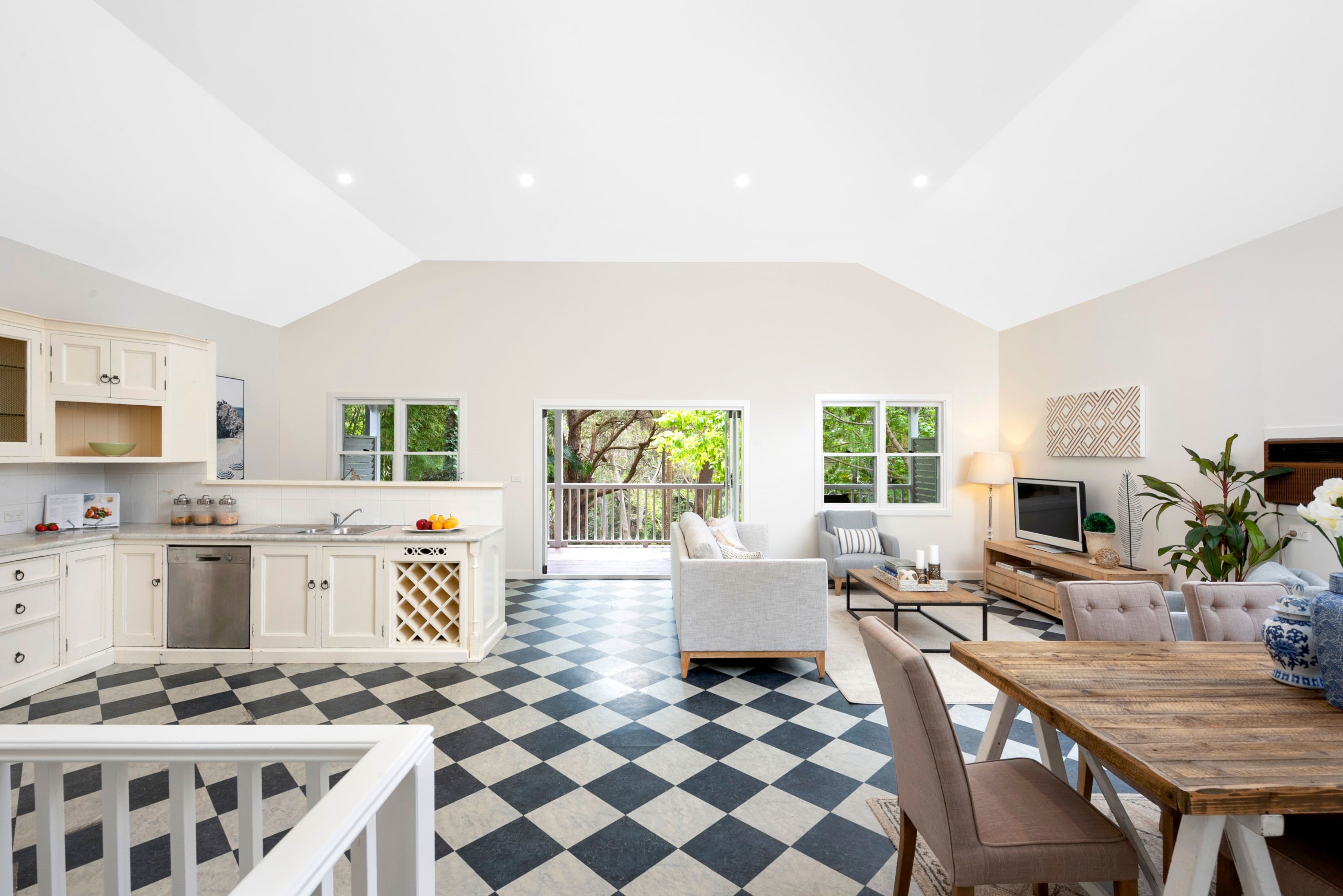 18 Ronald Avenue, Greenwich NSW 2065, Greenwich - Thumbnail 2