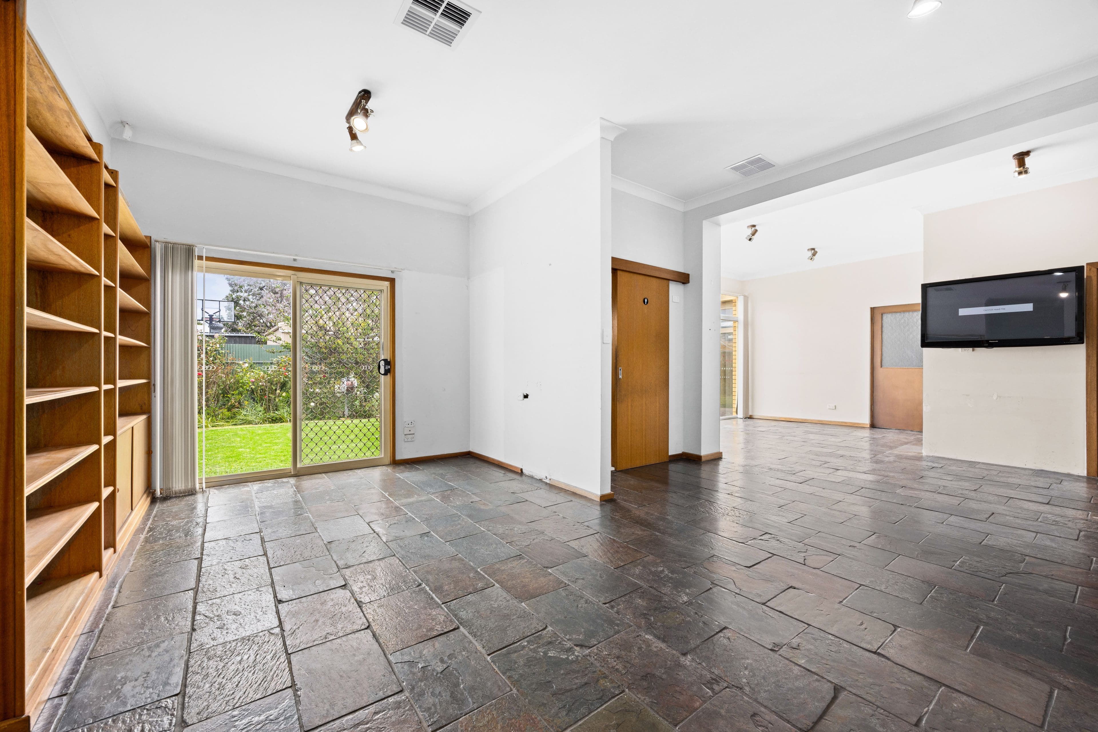 8 Kipling Avenue, Glengowrie SA 5044, Glengowrie - Thumbnail 2