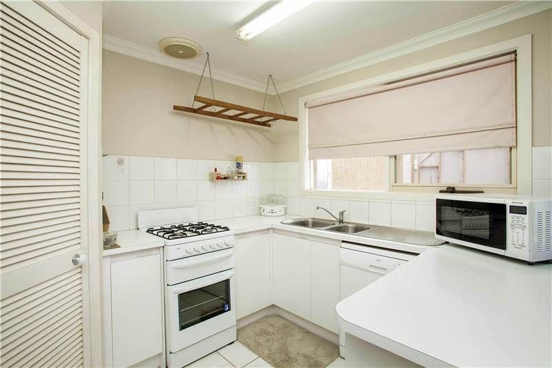 39 Cameron Crescent, LARA VIC 3212, Lara - Thumbnail 3