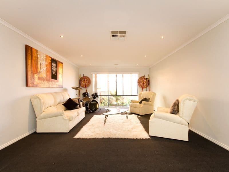 66 Robinswood Parade, NARRE WARREN SOUTH VIC 3805, Narre Warren South - Thumbnail 6