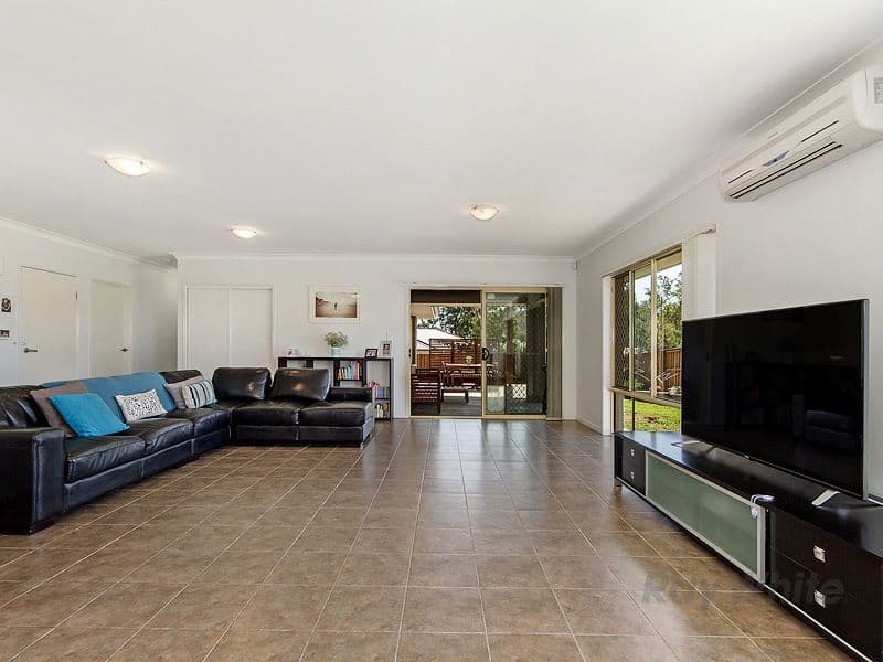 28 Lauradale Crescent, Ormeau QLD 4208, Ormeau - Thumbnail 2