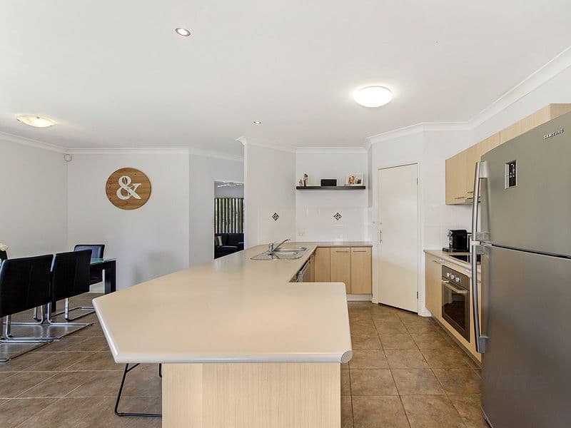 28 Lauradale Crescent, Ormeau QLD 4208, Ormeau - Thumbnail 4