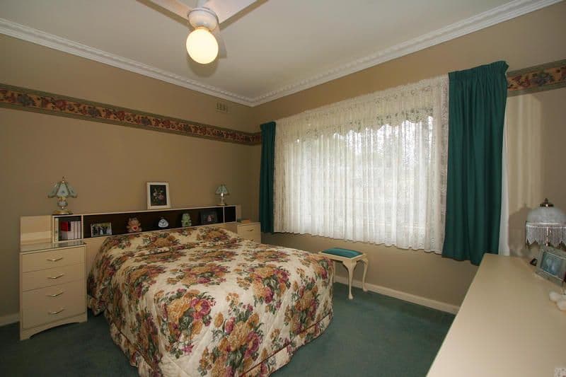 114  Devon Street, CHELTENHAM VIC 3192, Cheltenham - Thumbnail 4