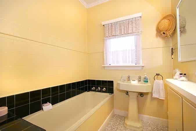 2 Dallas Avenue, Hughesdale VIC 3166, Hughesdale - Thumbnail 6
