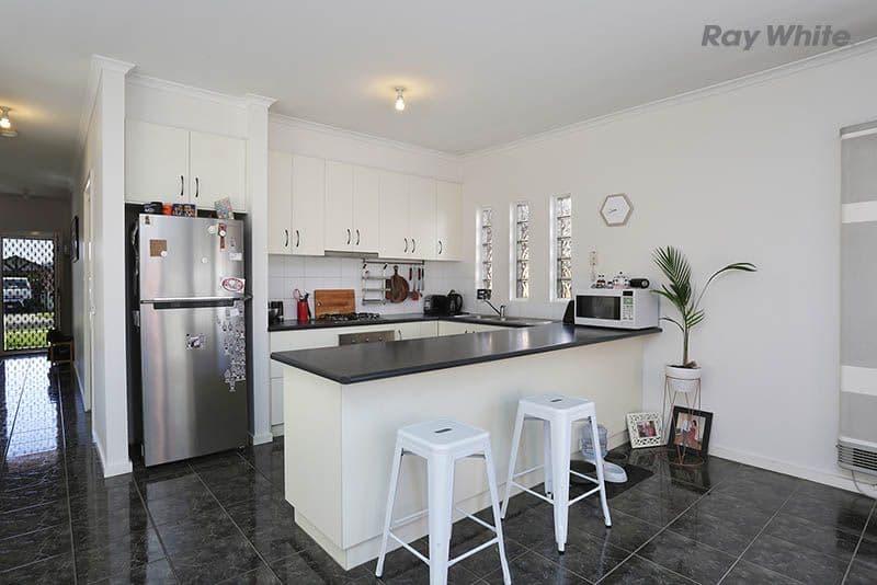 14 Muir Street, Point Cook VIC 3030, Point Cook - Thumbnail 3