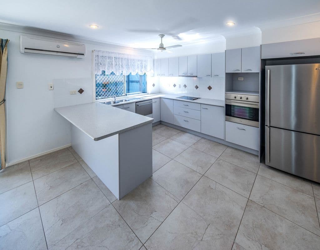 9 Bellevue Street, BUNDABERG WEST QLD 4670, Bundaberg West - Thumbnail 3