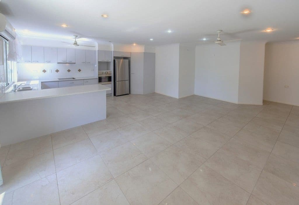 9 Bellevue Street, BUNDABERG WEST QLD 4670, Bundaberg West - Thumbnail 4