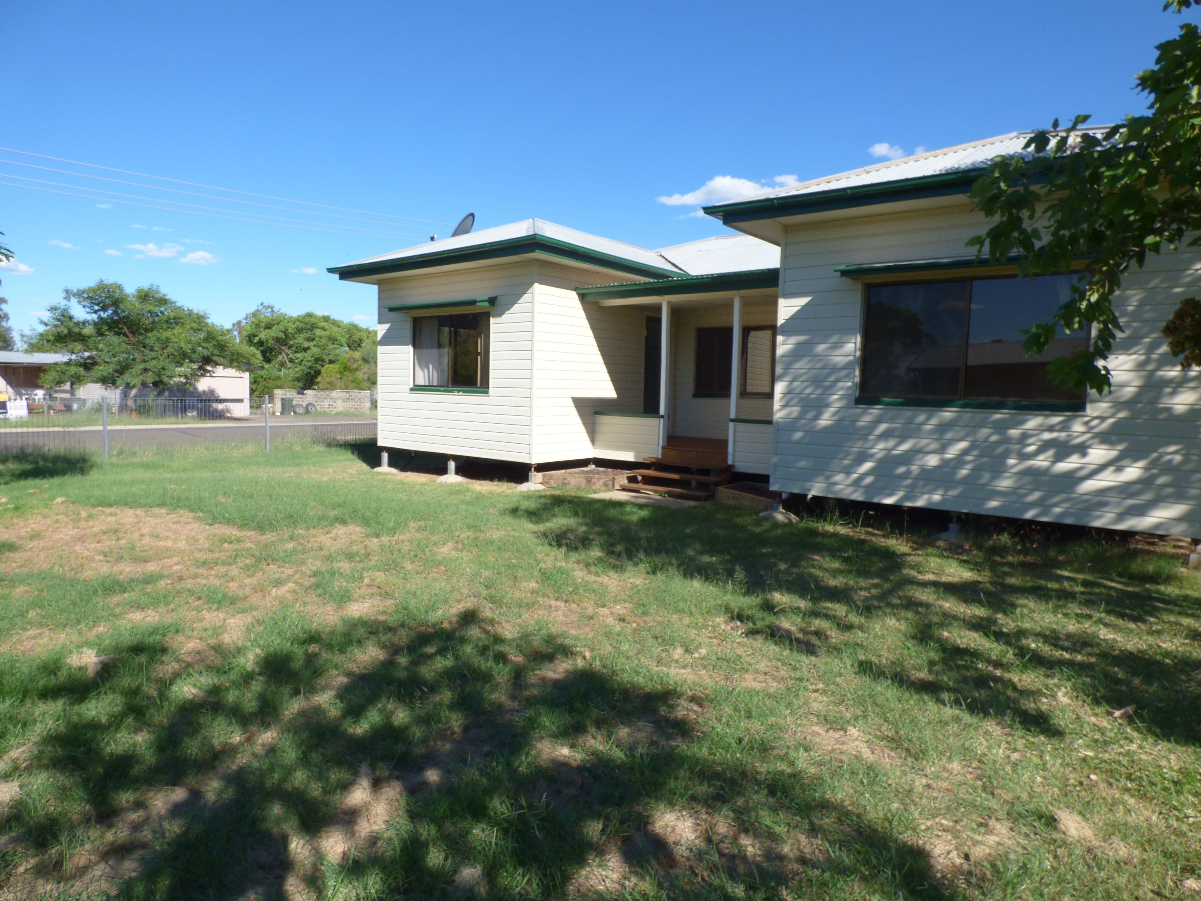 2 Saunders Street, Roma QLD 4455, Roma - Thumbnail 2