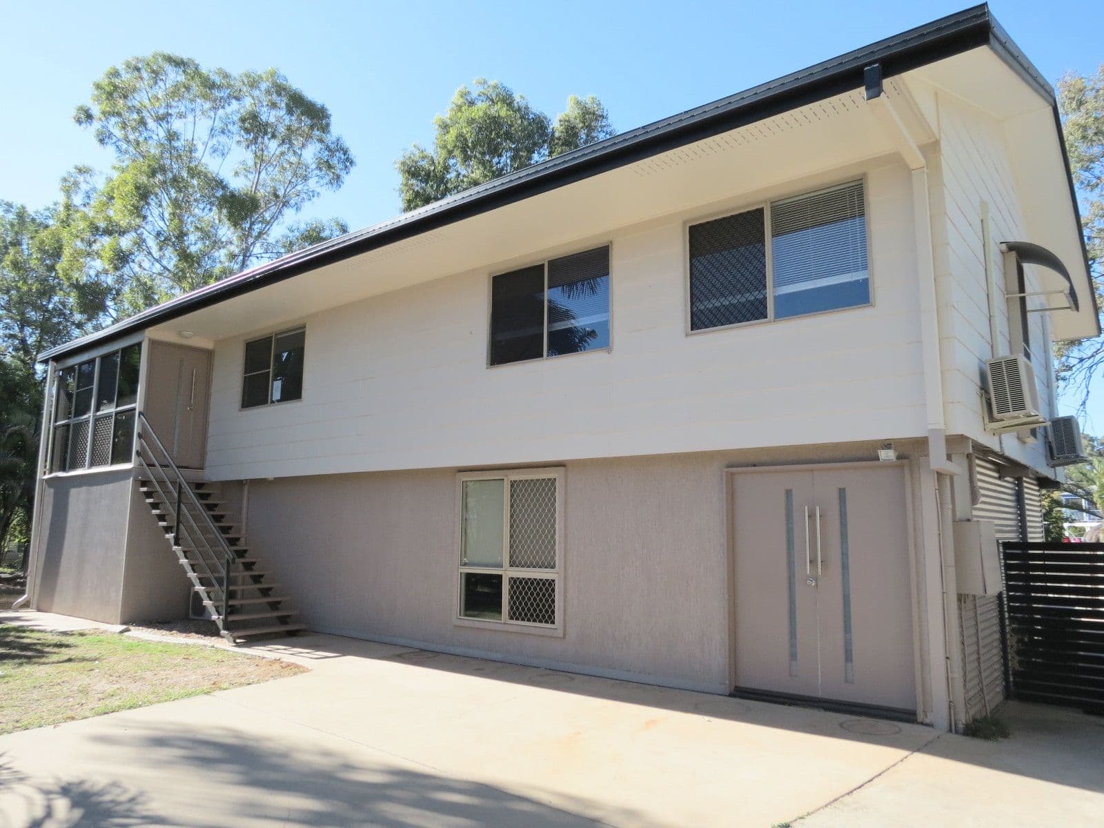 3 Michelle Place, EMERALD QLD 4720, Emerald - Image 1