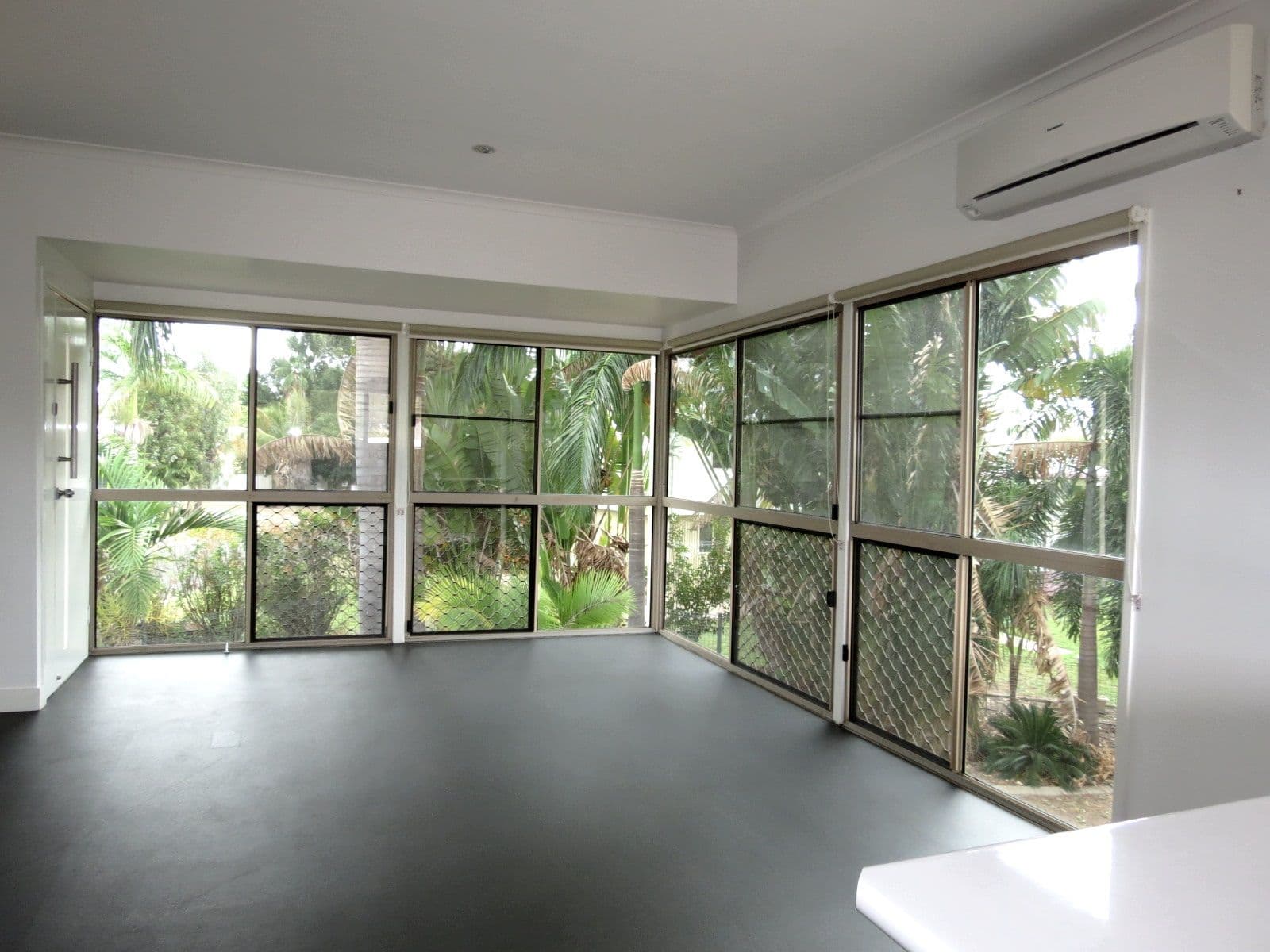 3 Michelle Place, EMERALD QLD 4720, Emerald - Thumbnail 4