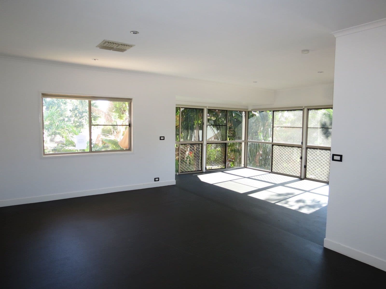 3 Michelle Place, EMERALD QLD 4720, Emerald - Thumbnail 5