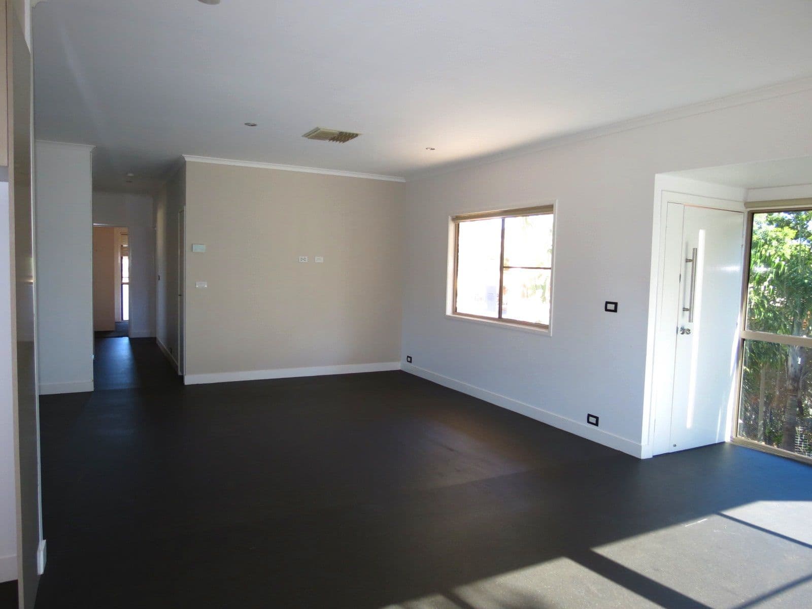 3 Michelle Place, EMERALD QLD 4720, Emerald - Thumbnail 6