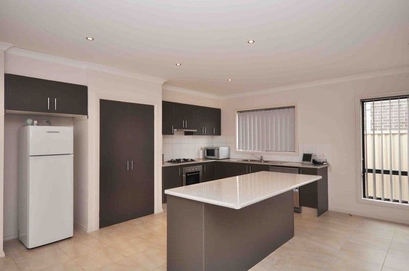 5 Jarrah Place, CRAIGIEBURN VIC 3064, Craigieburn - Thumbnail 2