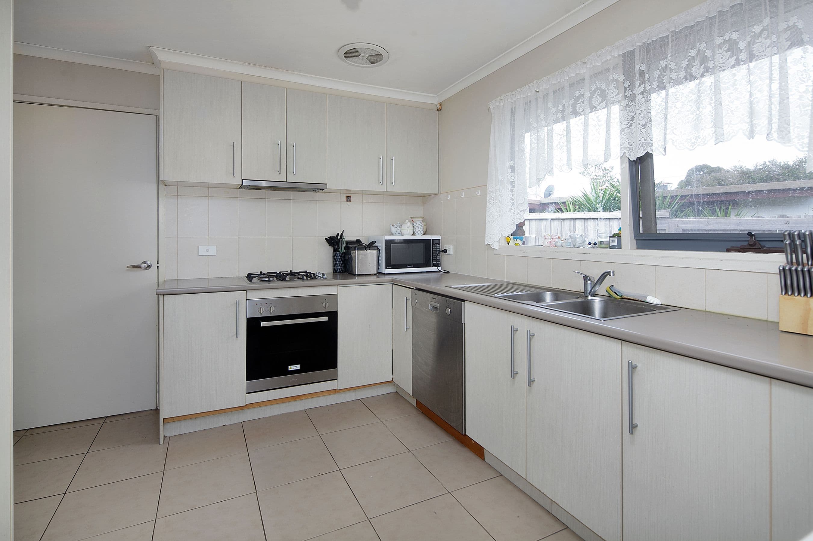 22 Camms Road, Cranbourne VIC 3977, Cranbourne - Thumbnail 6