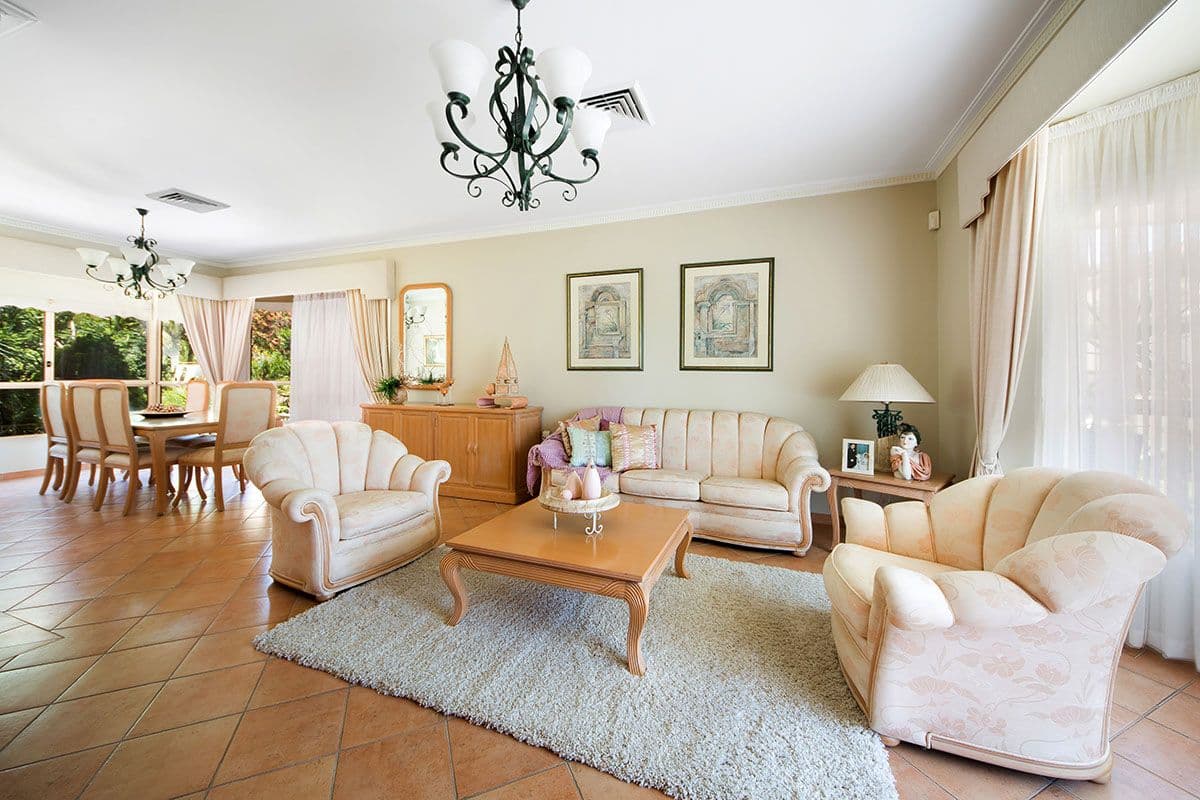 11 Cameron Place, Alfords Point - Thumbnail 2
