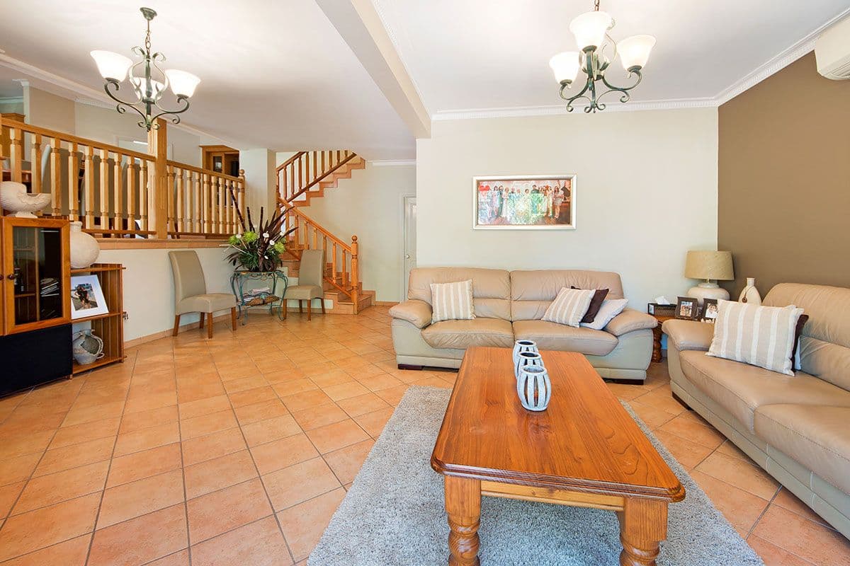 11 Cameron Place, Alfords Point - Thumbnail 4