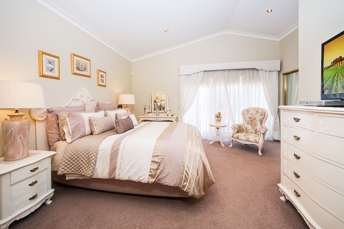 11 Cameron Place, Alfords Point - Thumbnail 6