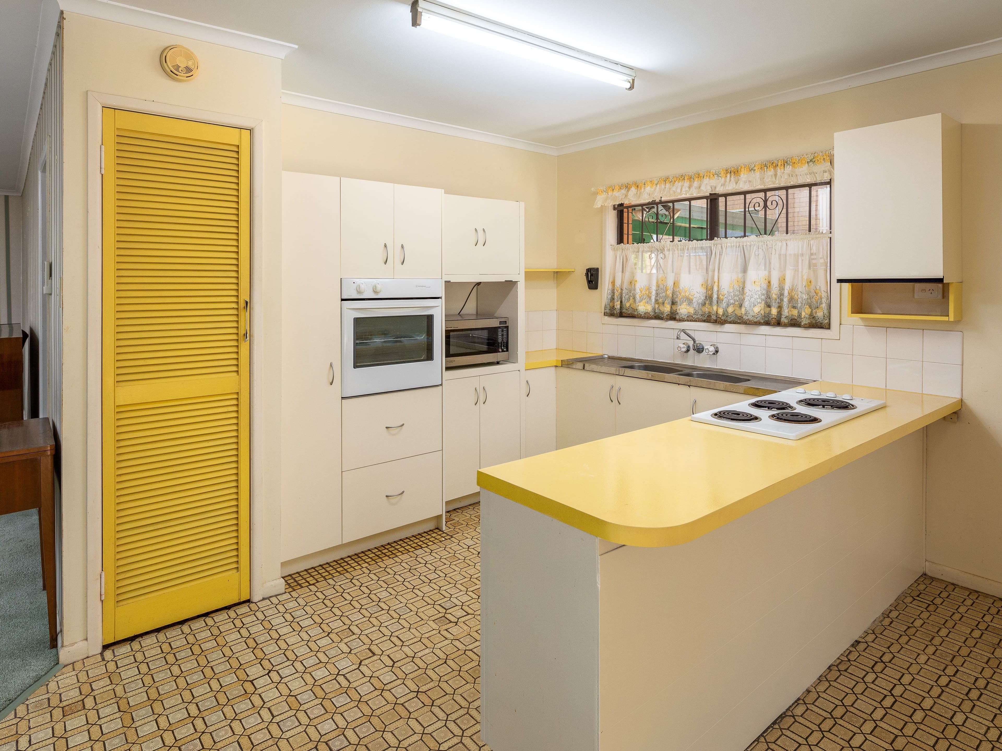 3 Gairdner Place, Aspley QLD 4034, Aspley - Thumbnail 2