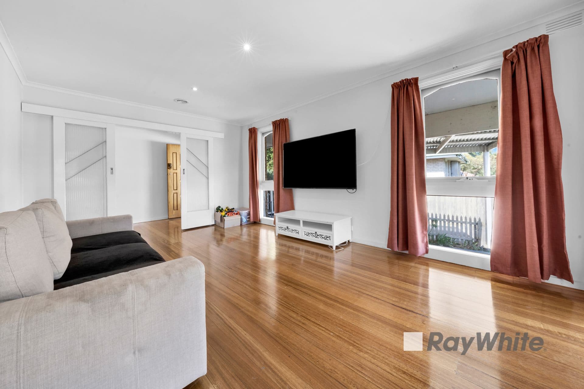 2 Meadow Wood Walk, Narre Warren VIC 3805, Narre Warren - Thumbnail 4