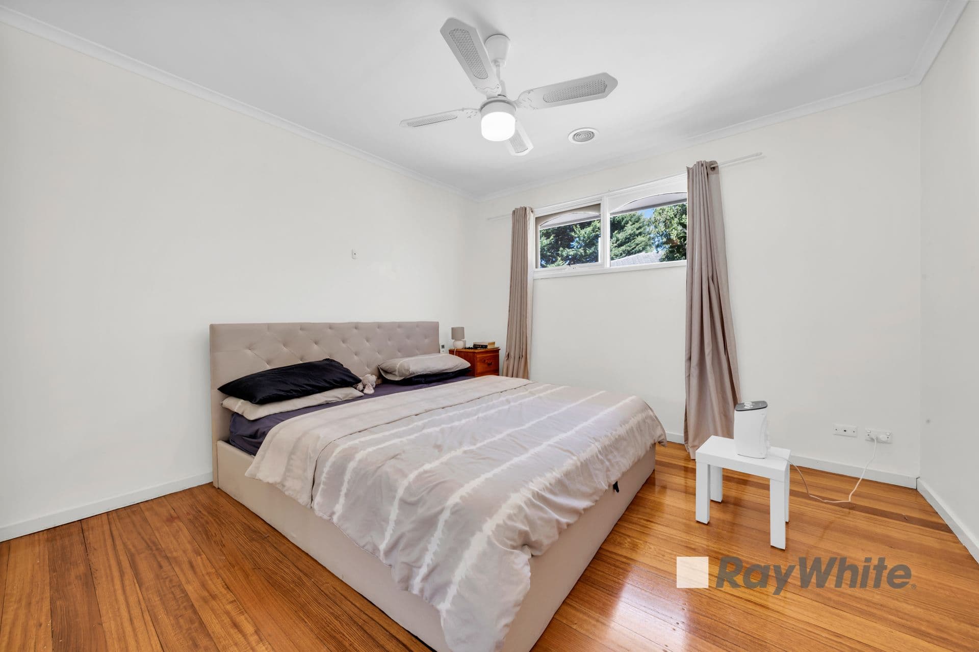 2 Meadow Wood Walk, Narre Warren VIC 3805, Narre Warren - Thumbnail 6