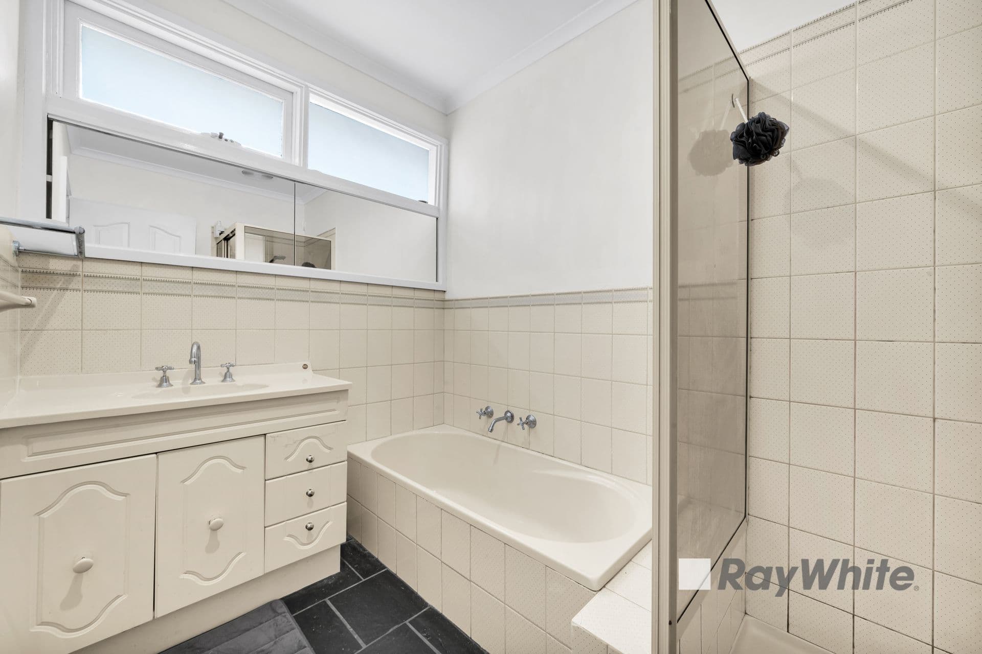 2 Meadow Wood Walk, Narre Warren VIC 3805, Narre Warren - Thumbnail 8