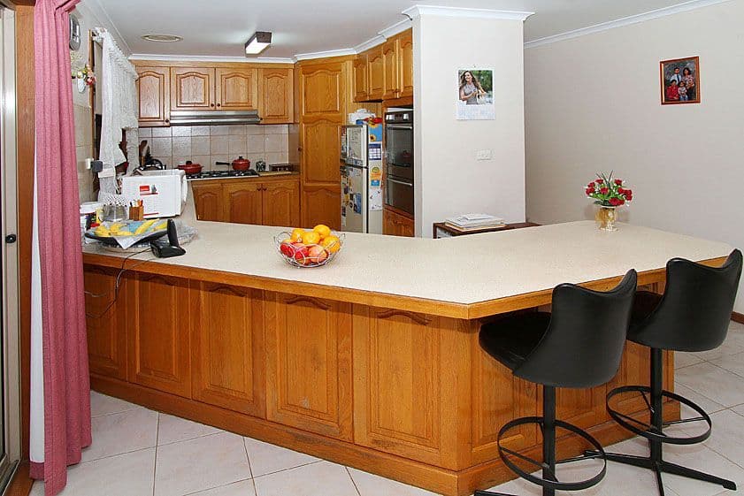 11 Medlar Court, MILL PARK VIC 3082, Mill Park - Thumbnail 2