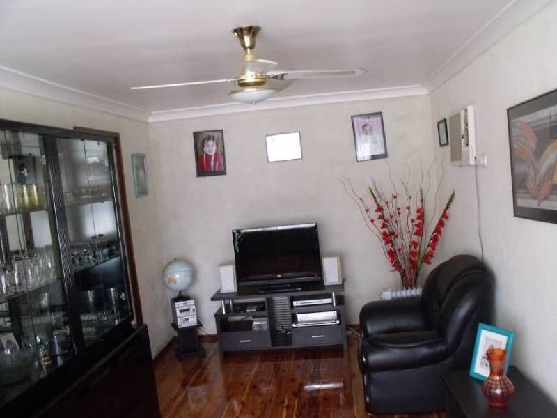 10 Coolatai Crescent, BOSSLEY PARK NSW 2176, Bossley Park - Thumbnail 2