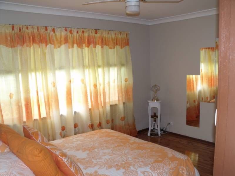 10 Coolatai Crescent, BOSSLEY PARK NSW 2176, Bossley Park - Thumbnail 4