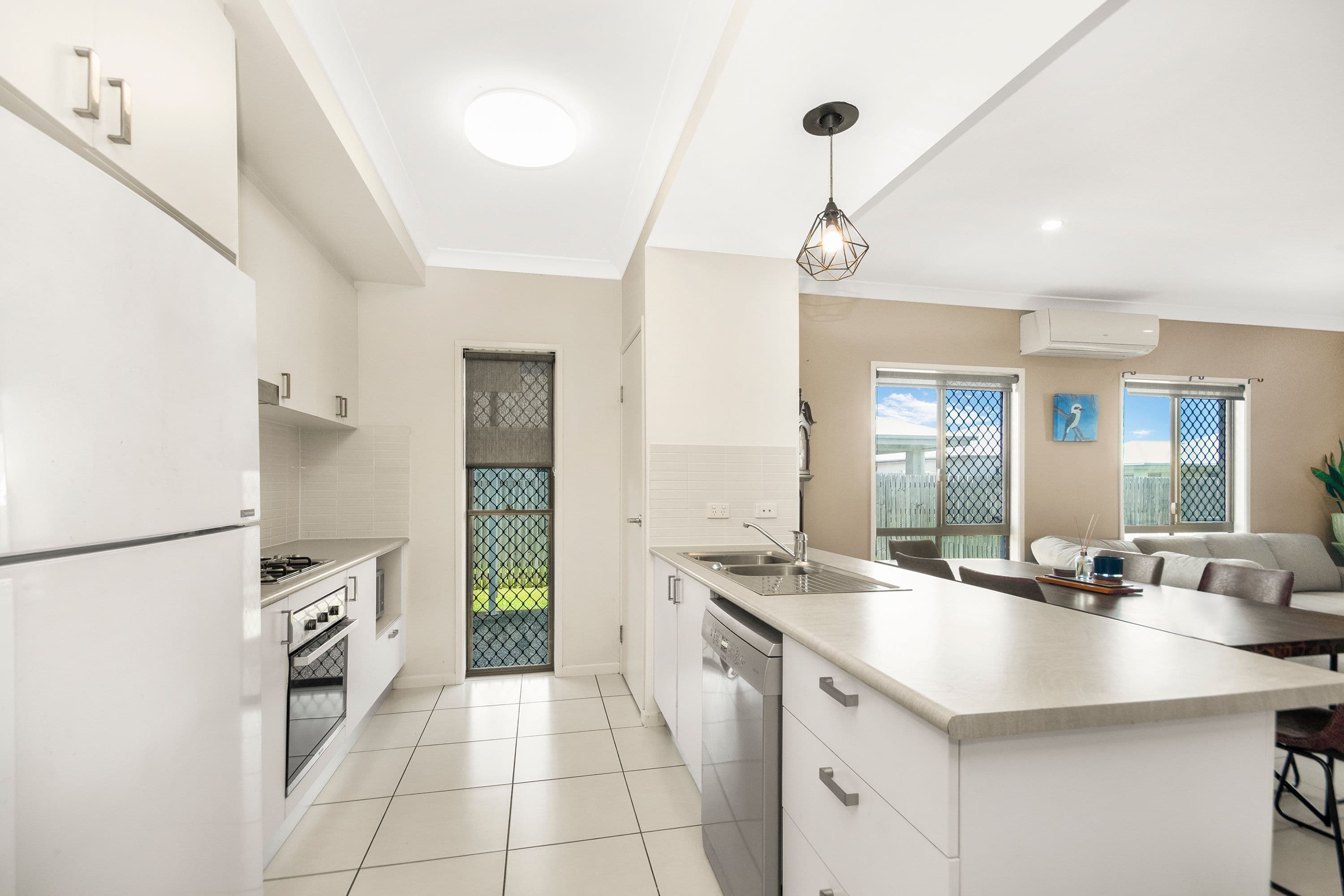 8 Tor Street, Cosgrove QLD 4818, Cosgrove - Thumbnail 2