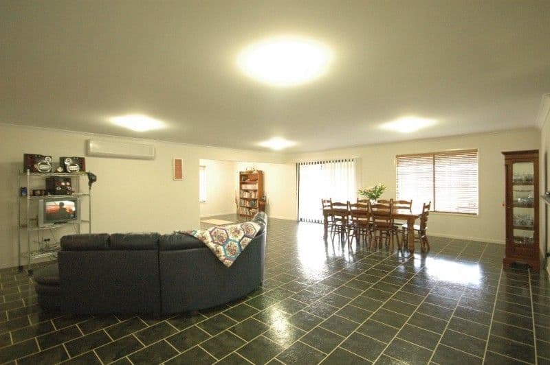 30 Elizabeth Street, WESTBROOK QLD 4350, Westbrook - Thumbnail 3