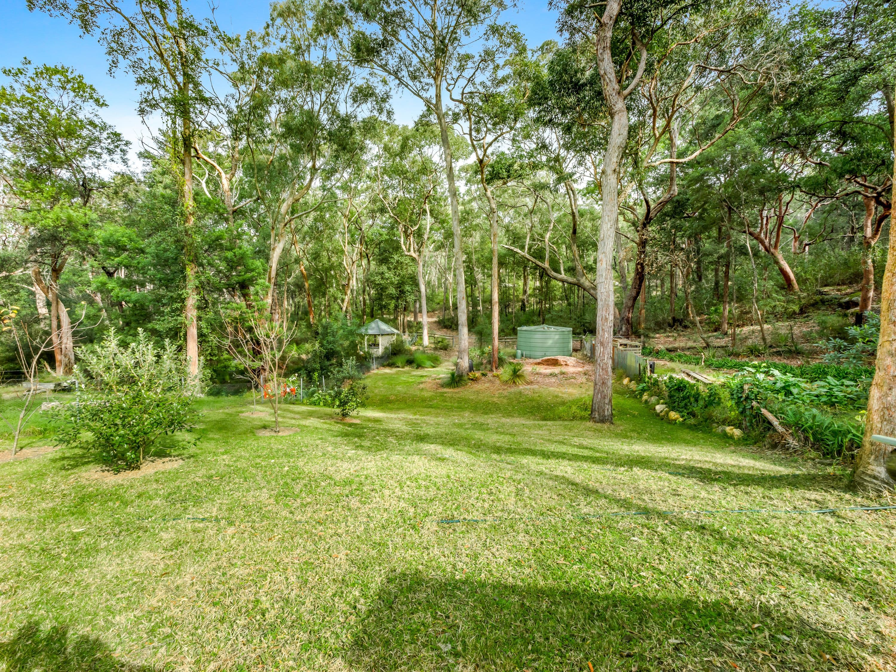 250 Lieutenant Bowen Drive, Bowen Mountain - Thumbnail 4
