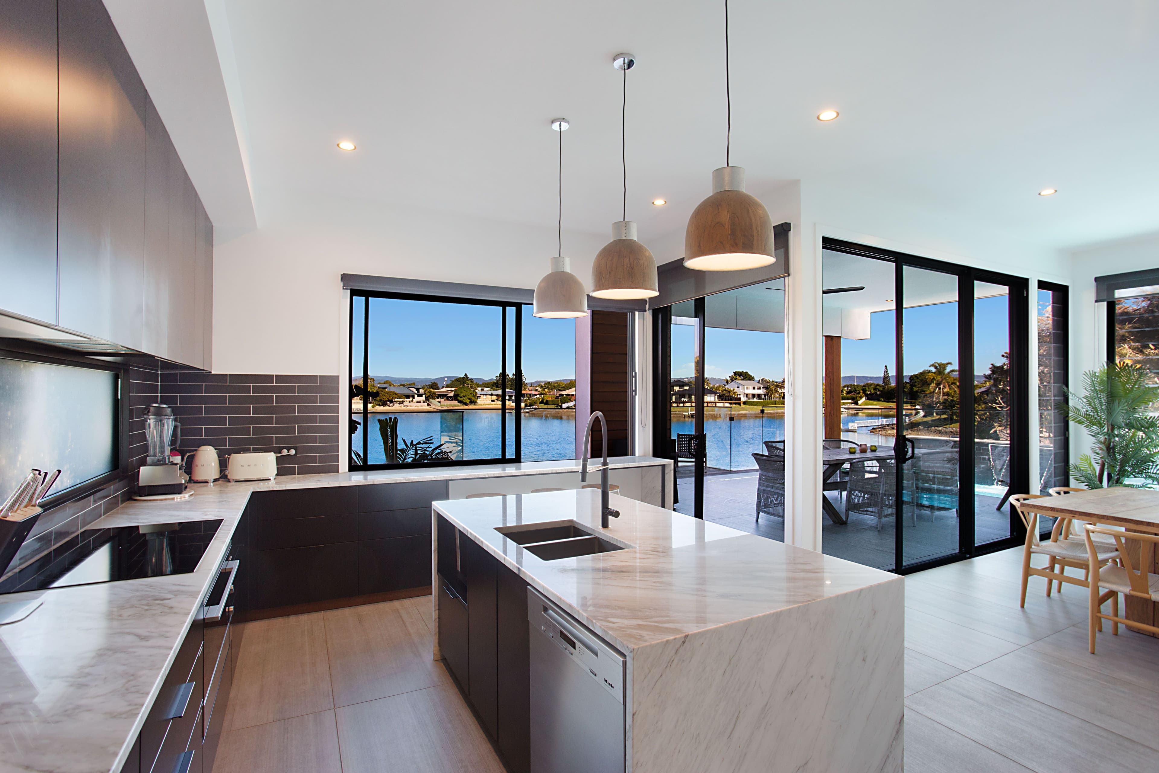 30 Bombala Street, Broadbeach Waters QLD 4218, Broadbeach Waters - Thumbnail 2