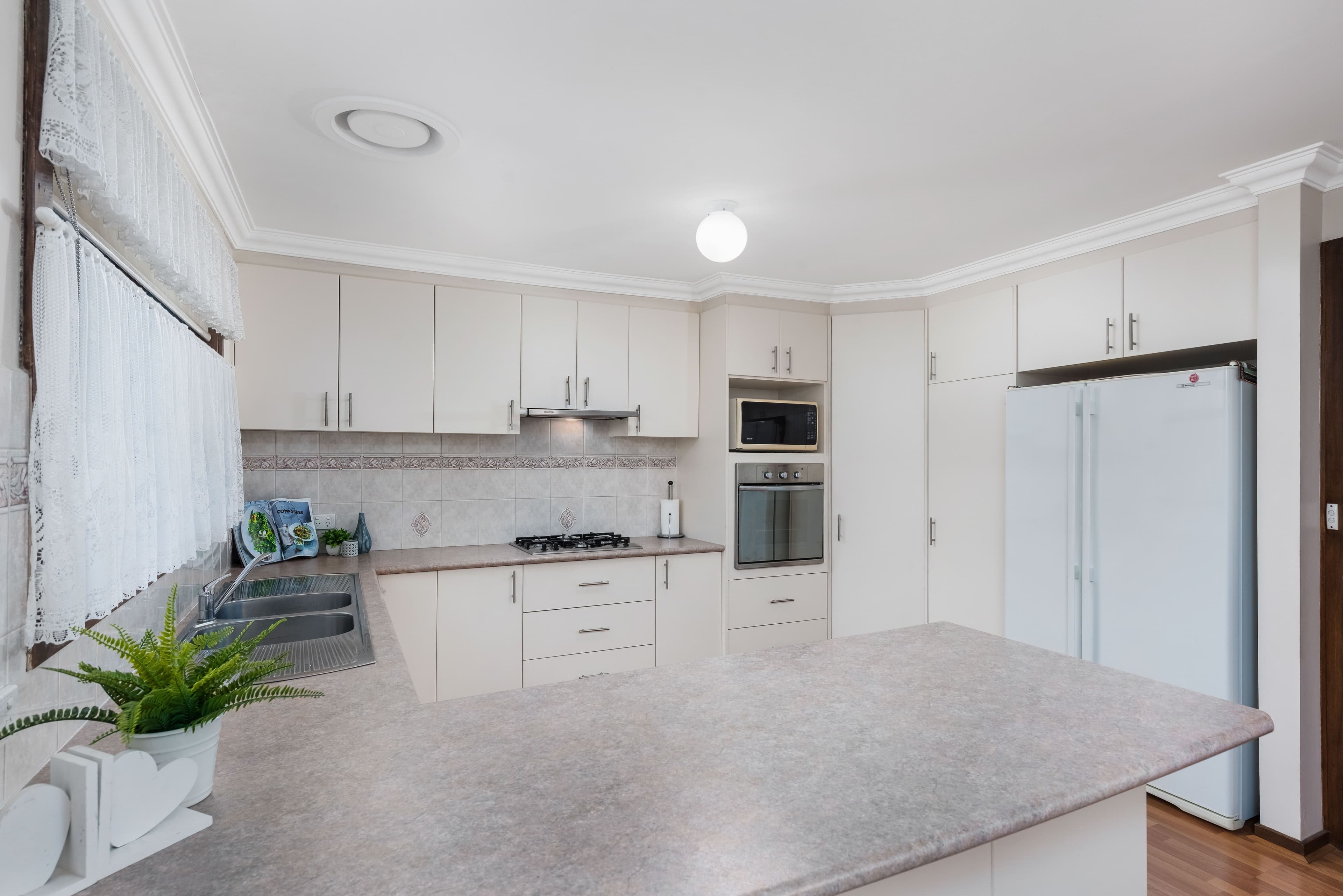 4 Ebony Drive, Bundoora VIC 3083, Bundoora - Thumbnail 8