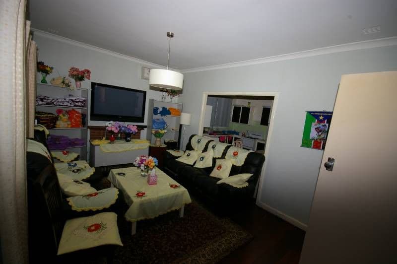 10 Fernhurst Crescent, BALGA WA 6061, Balga - Thumbnail 2