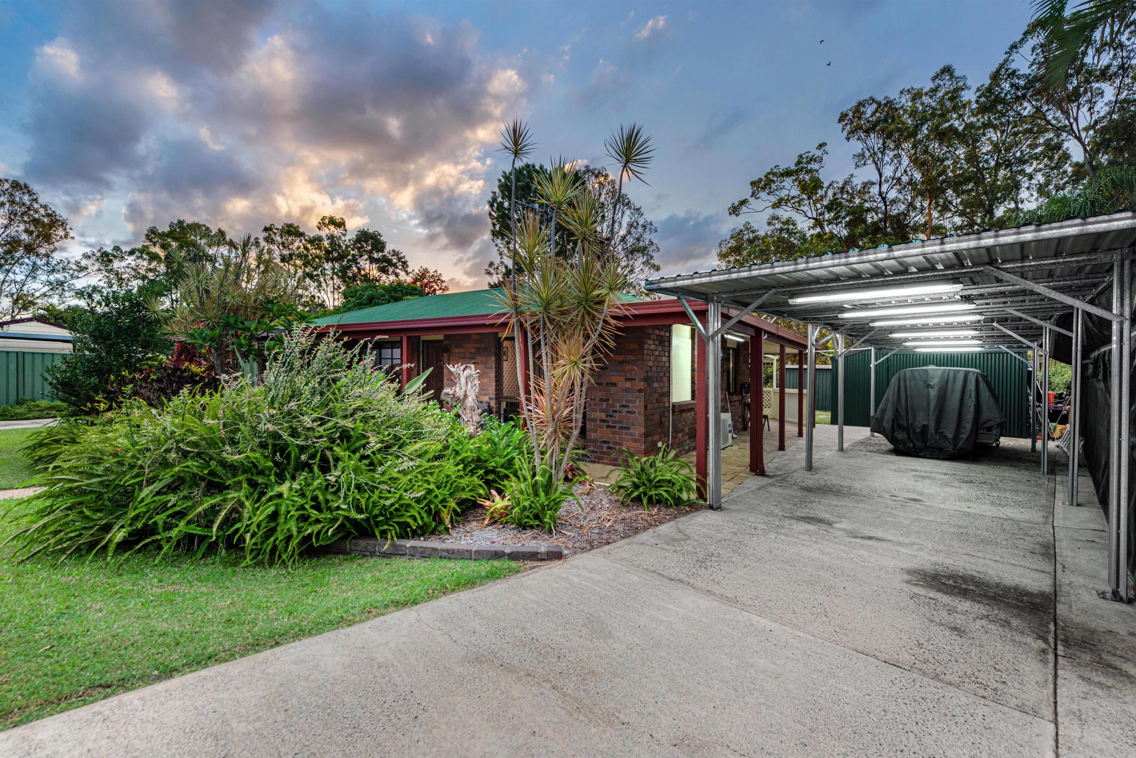 57 Anchusa Street, Kingston QLD 4114, Kingston - Thumbnail 3