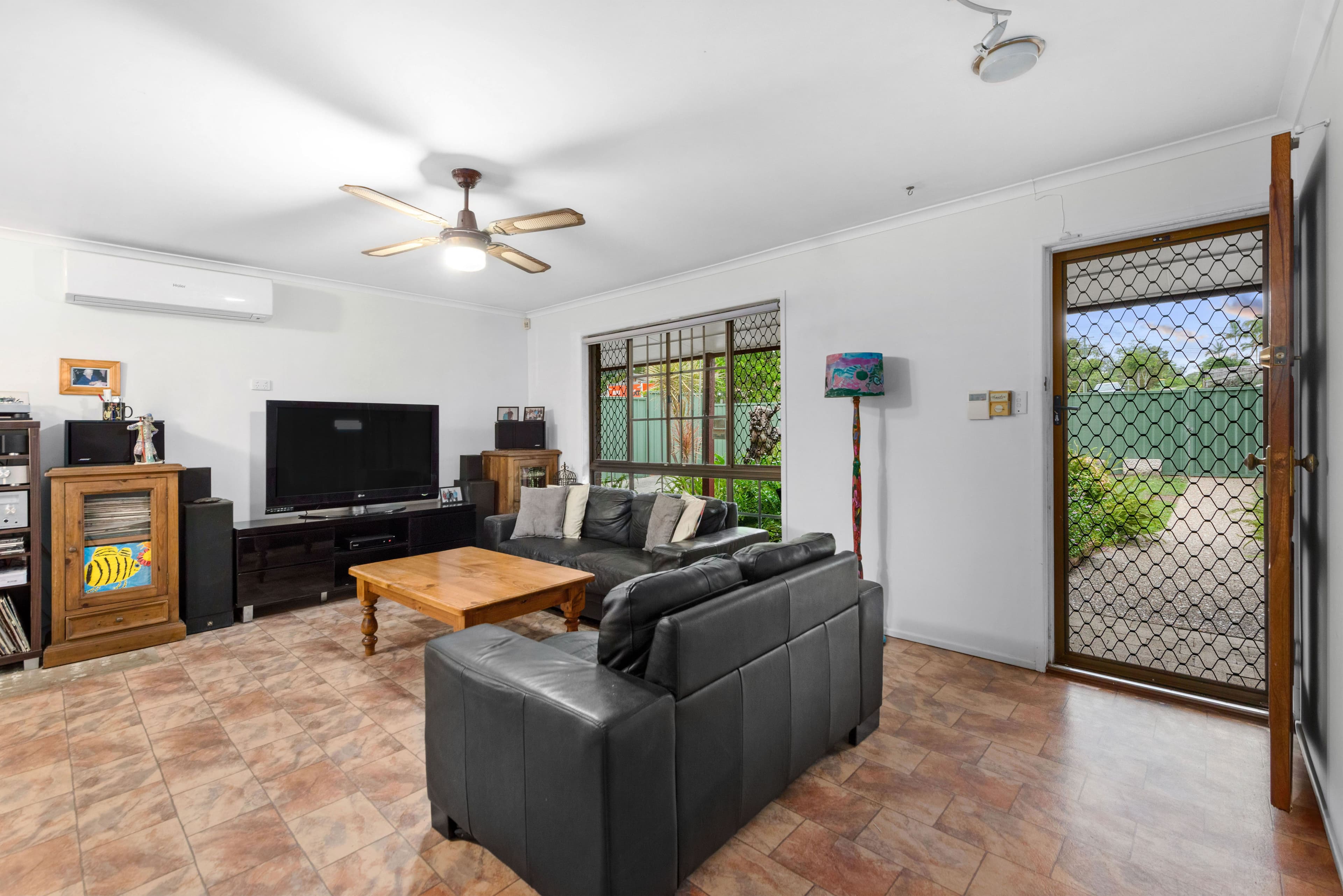 57 Anchusa Street, Kingston QLD 4114, Kingston - Thumbnail 6