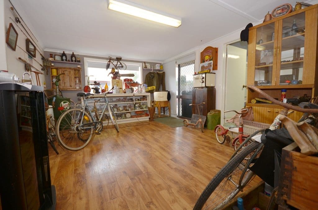 208 Lonsdale Street, REDAN VIC 3350, Redan - Thumbnail 3