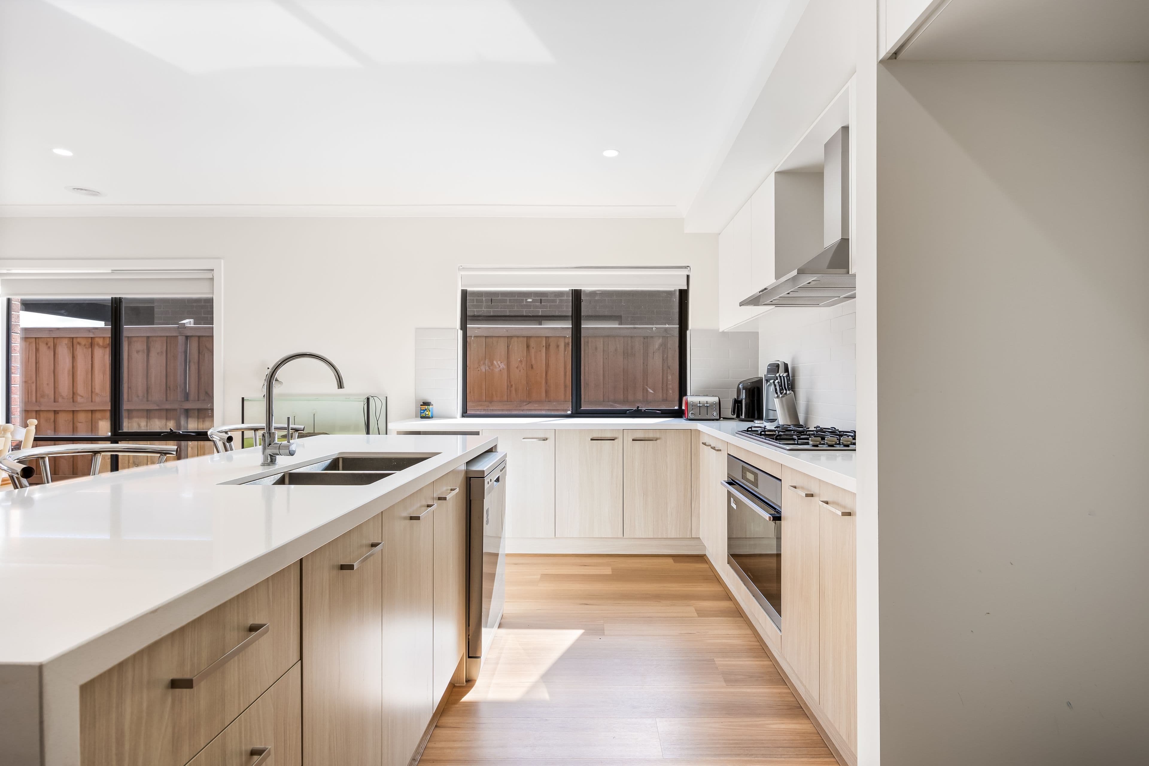 40 Carisbrook Crescent, WINTER VALLEY VIC 3358, Winter Valley - Thumbnail 2