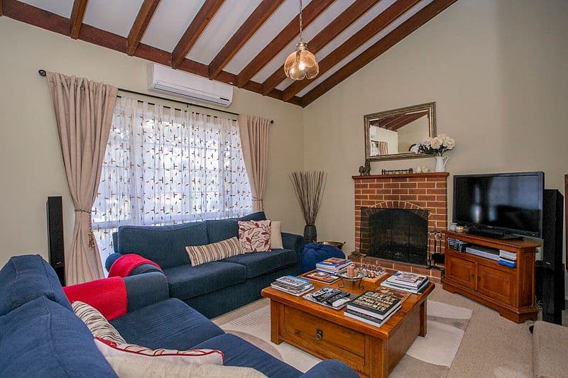 9 Burrinjuck Road, GOOSEBERRY HILL WA 6076, Gooseberry Hill - Thumbnail 3