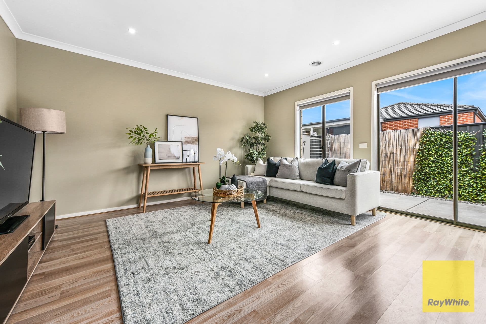 9 Falabela Road, Clyde North VIC 3978, Clyde North - Thumbnail 2